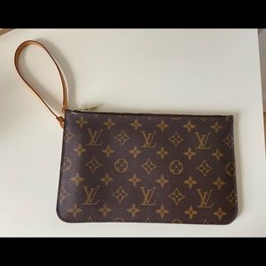 Louis Vuitton Neverfull Pouch